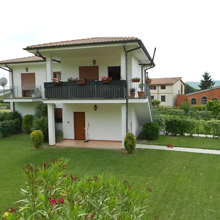Residenza Lucia شقة